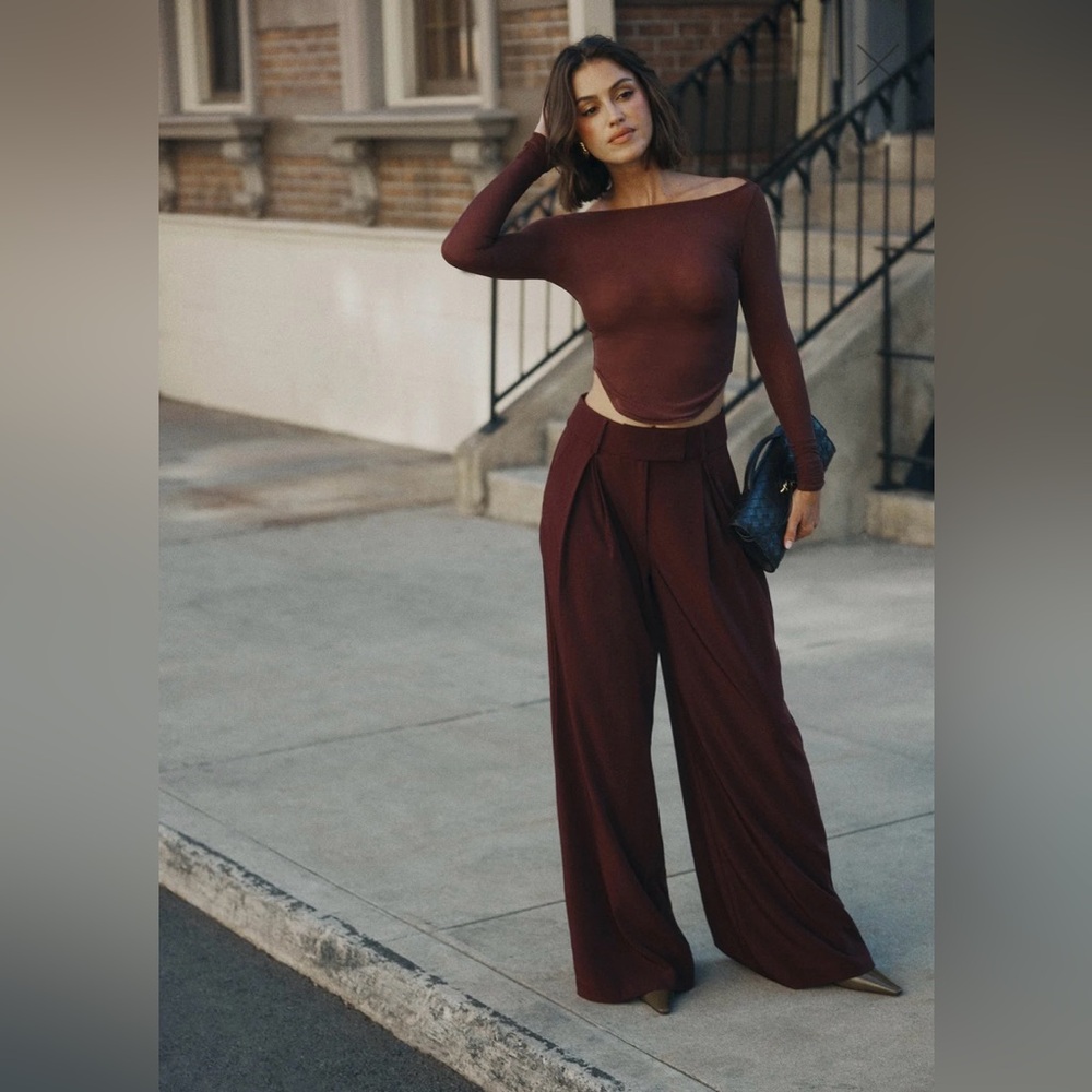 MESHKI Jacqueline Pleated Wide Leg Pants - Mahogany
